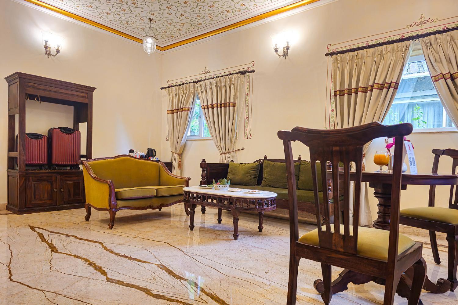 Hotel The Amargarh à Udaipur Extérieur photo