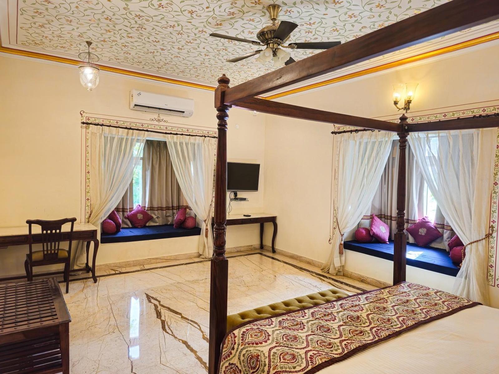 Hotel The Amargarh à Udaipur Extérieur photo