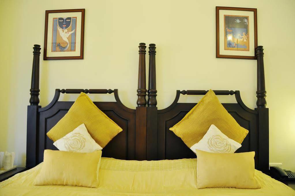 Hotel The Amargarh à Udaipur Extérieur photo