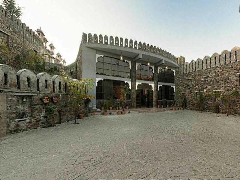 Hotel The Amargarh à Udaipur Extérieur photo